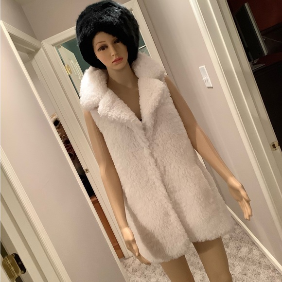 New Directions White Faux Fur Sherpa Teddy Vest Size S/M - Picture 4 of 16